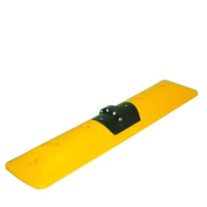 TEMKA Leitschwelle mit 4 Katzenaugen je Fahrtrichtung 1000 x 220 x 70 mm Kracherpreis