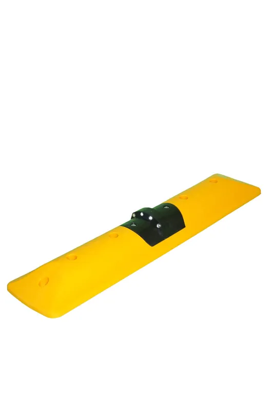 TEMKA Leitschwelle mit 4 Katzenaugen je Fahrtrichtung 1000 x 220 x 70 mm Kracherpreis