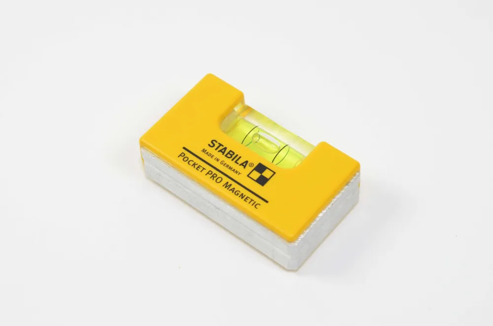 STABILA Wasserwaage Pocket PRO Magnetic, 7 cm, mit Gürtel-Clip Markenprodukt
