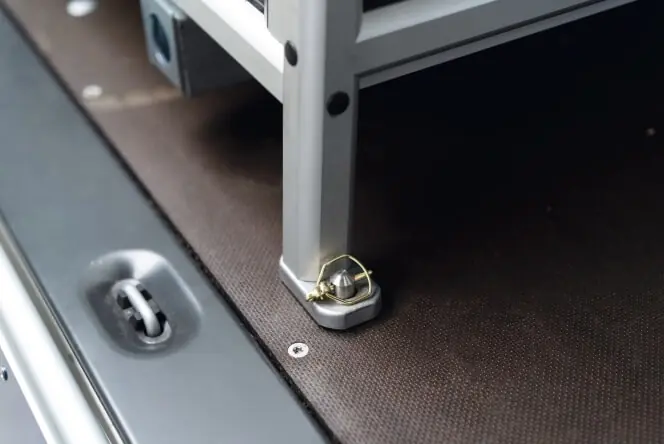 Ausverkauf LogicLine Schnellmontagesystem mit Bolzen und Klappstecker für Deckelboxen mit Stauraum